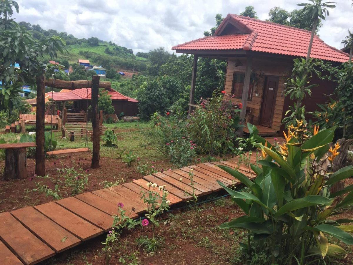 Familyhouse & Trekking Apartman Banlung Kültér fotó