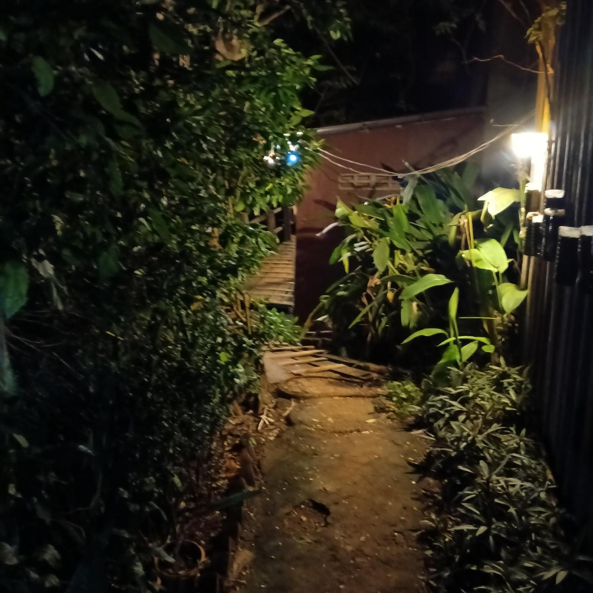 Familyhouse & Trekking Apartman Banlung Szoba fotó